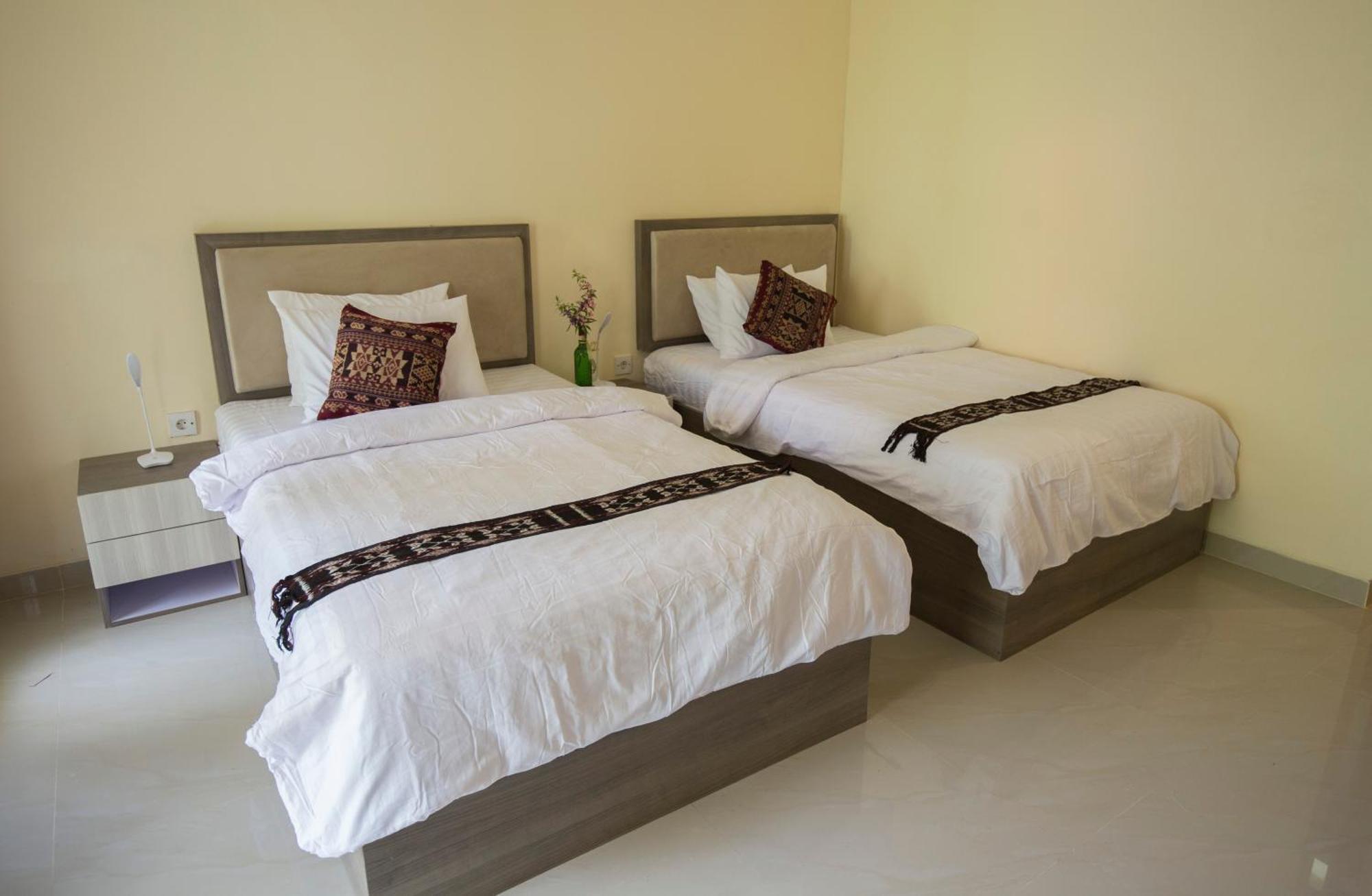 Ara Garden Inn, Accommodation, Yoga Studio & Spa Ruteng Exterior photo